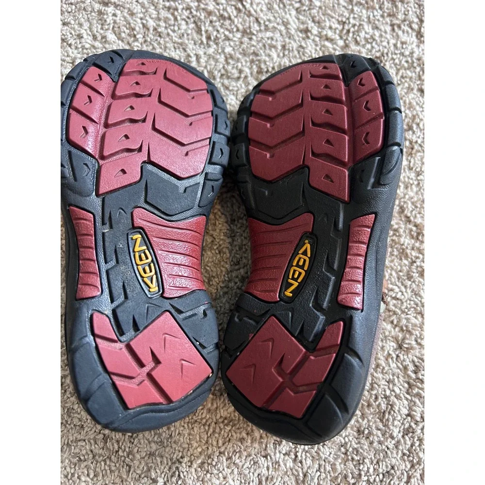 KEEN Newport‎ Hiking Outdoor Kids Brown Canvas Closed Toe Sandals SZ 2